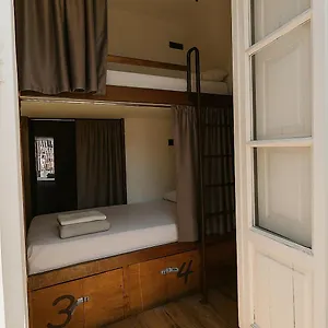 Black Swan Hostel